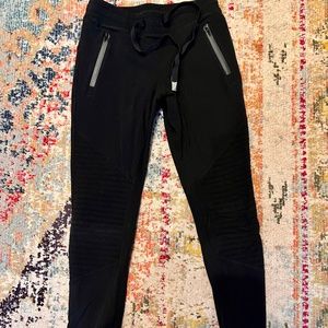 ALO URBAN MOTO SWEATPANT/JOGGER - BLACK, XS